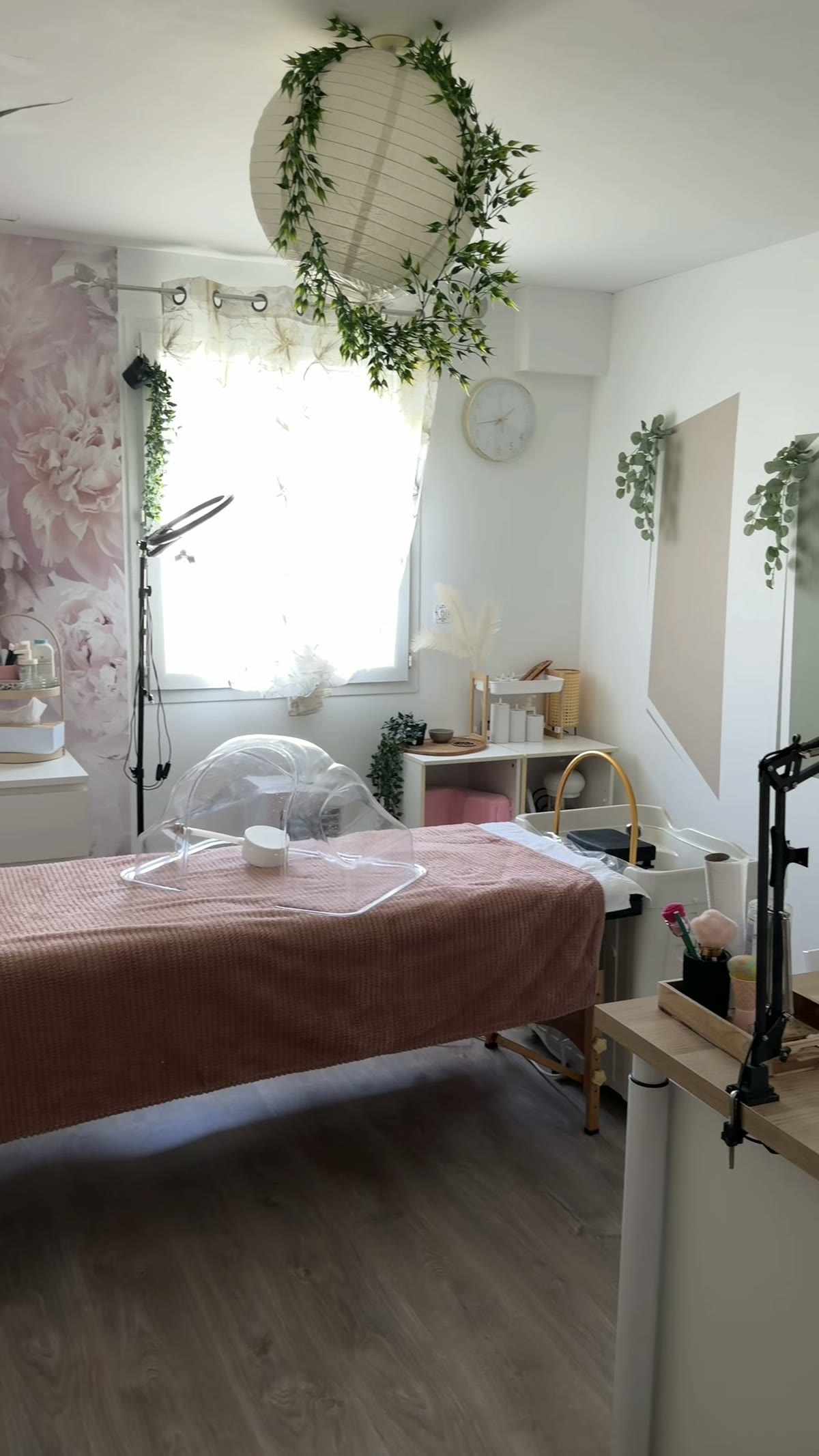La table de massage préparée dans la cabine